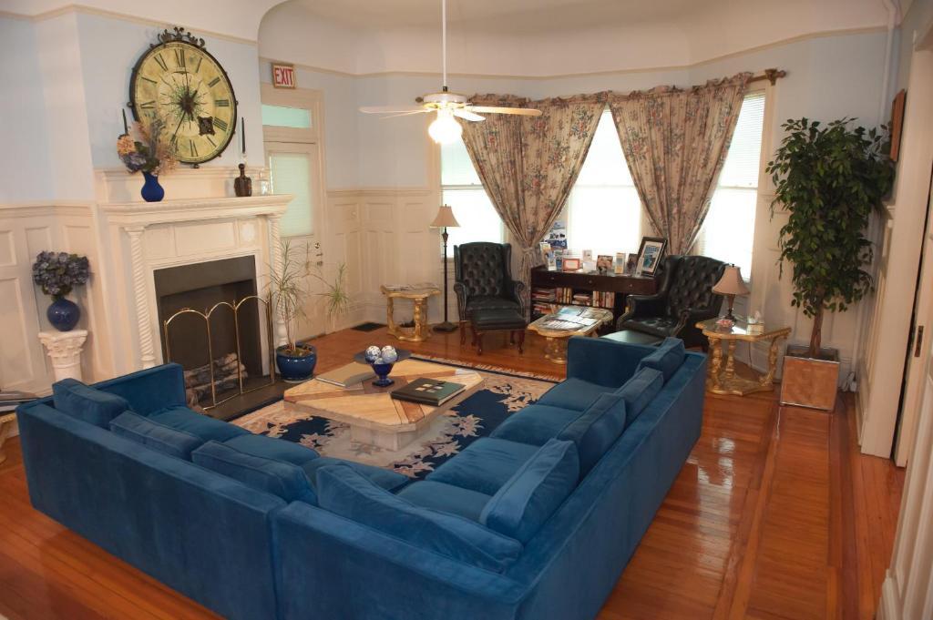 Cedars & Beeches Bed & Breakfast Long Branch Extérieur photo