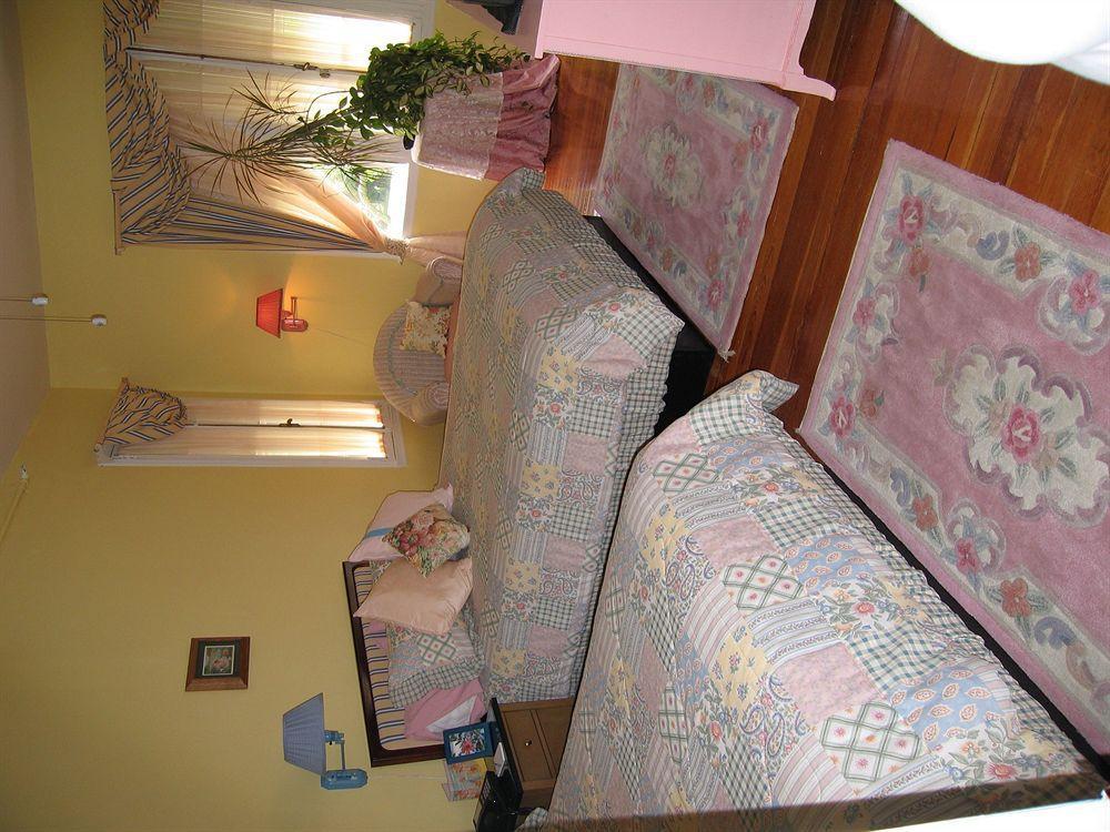 Cedars & Beeches Bed & Breakfast Long Branch Extérieur photo