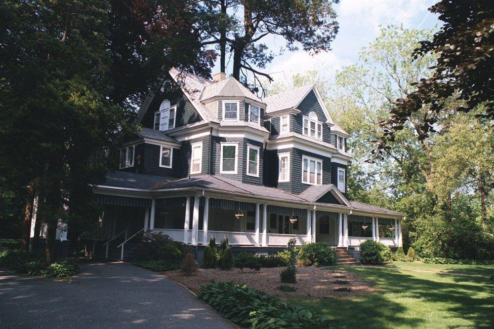 Cedars & Beeches Bed & Breakfast Long Branch Extérieur photo