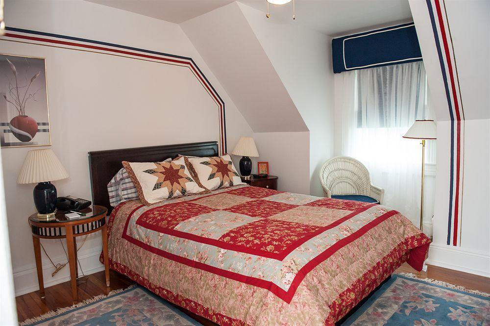 Cedars & Beeches Bed & Breakfast Long Branch Extérieur photo