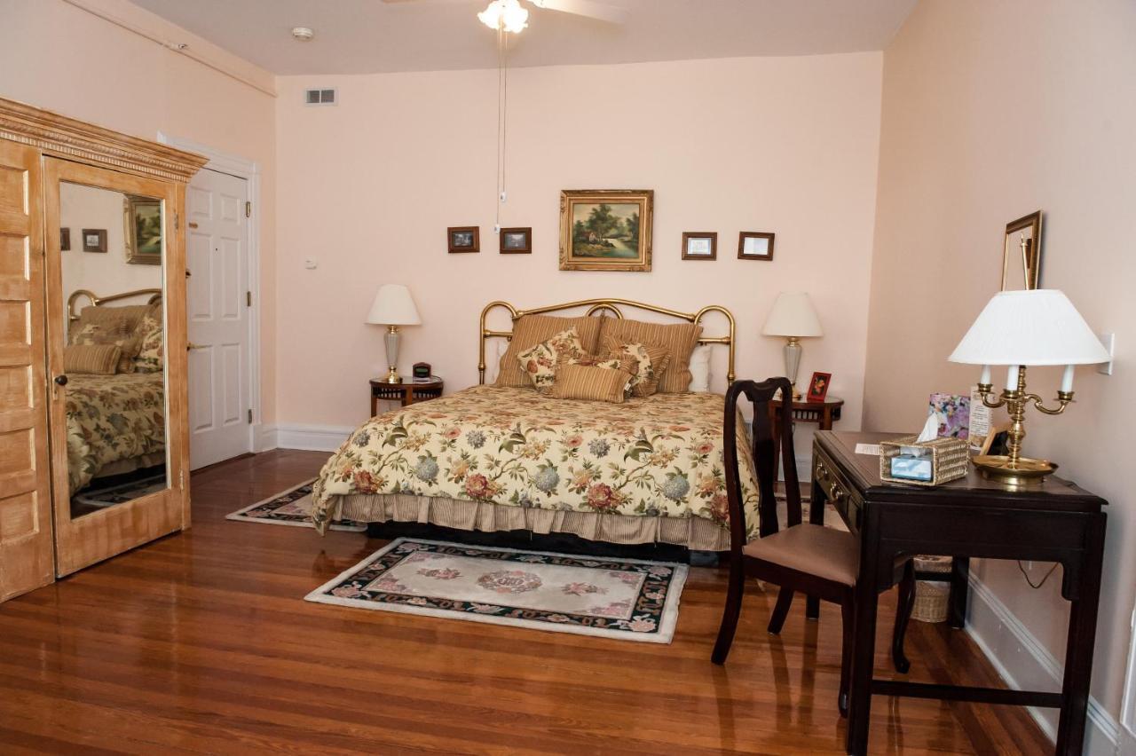 Cedars & Beeches Bed & Breakfast Long Branch Extérieur photo