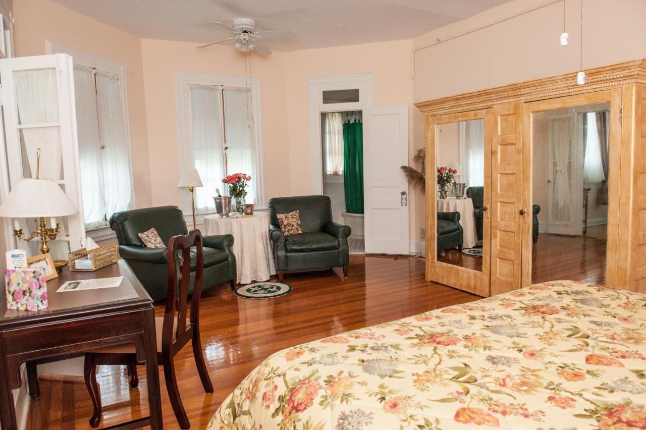 Cedars & Beeches Bed & Breakfast Long Branch Extérieur photo